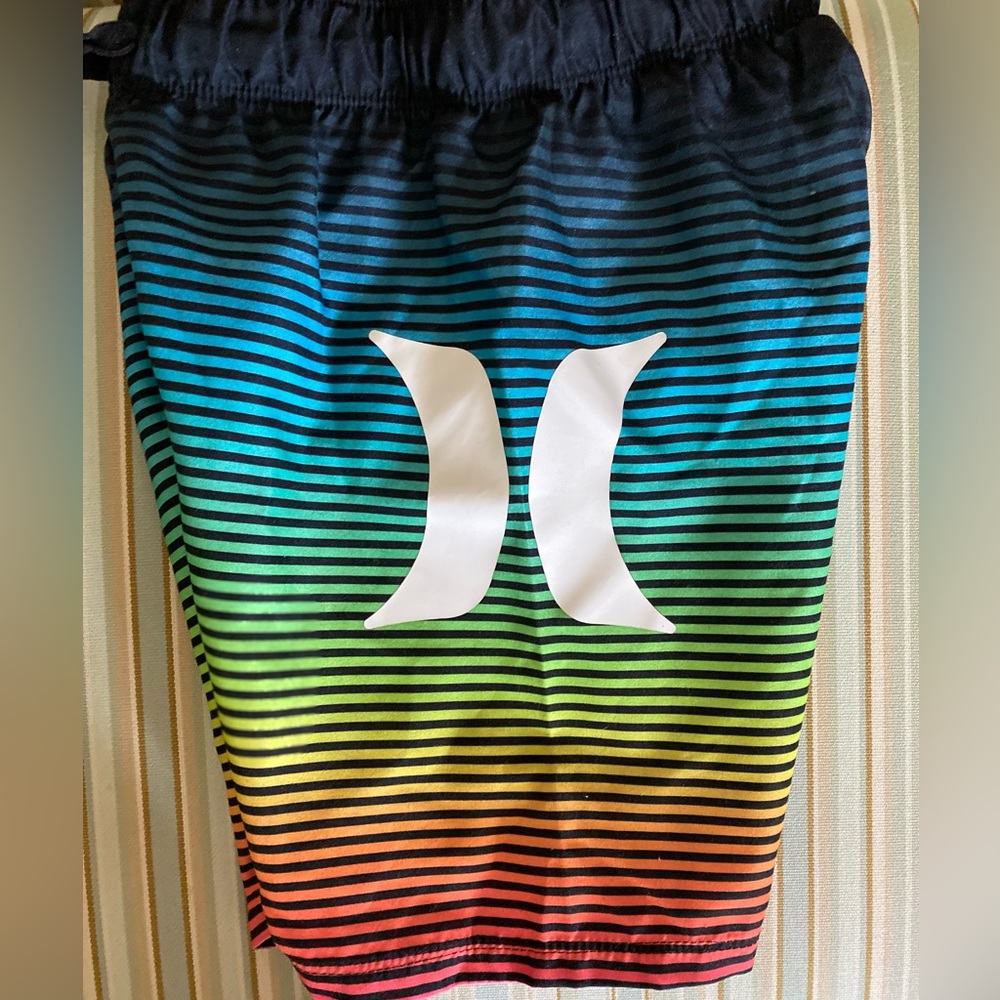 HURLEY KIDS 2-PIECE SWIM SET UPF 50+ LONG SLEEVE SHIRT & TRUNKS SIZE 5/6 🌟EUC🌟 - Picture 8 of 16